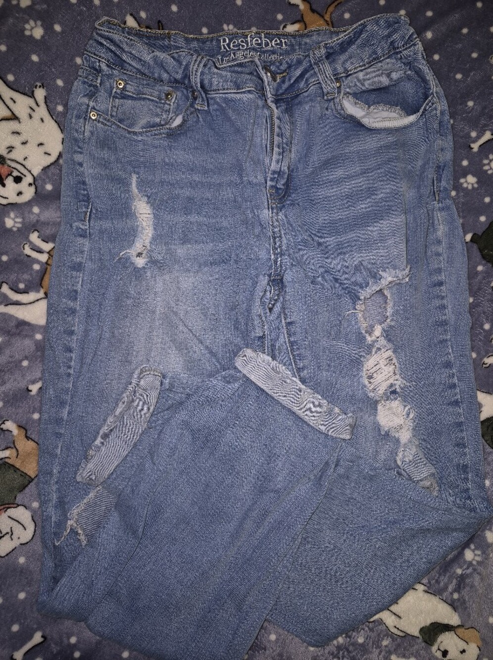 Light Blue Skinny Jeans with Distressed Detailing - Resfeber